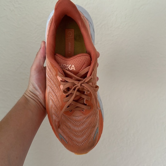 Women's Arahi 6 Stability Running Shoe | HOKA® - Picture 8 of 8